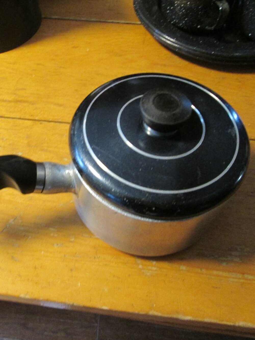 Wear-Ever MCM heavy cast aluminum 1 qt 761 saucepan black atomic lid